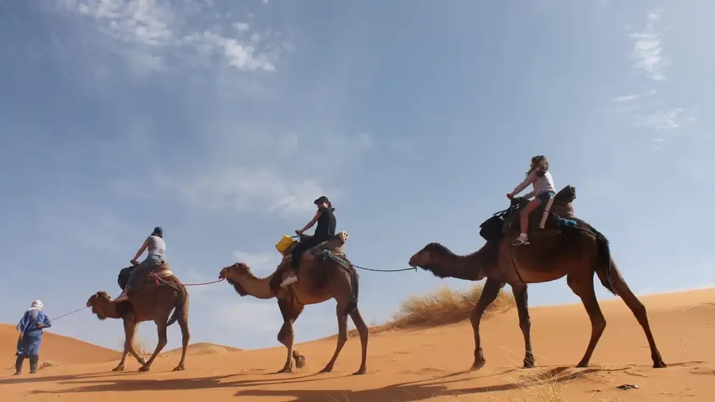 10 days in Morocco itinerary from Marrakech to Chefchaouen via Sahara Desert